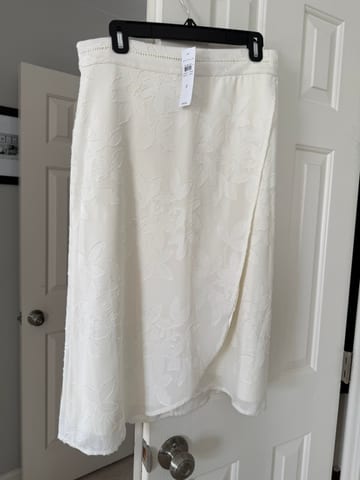 Off-white skirt